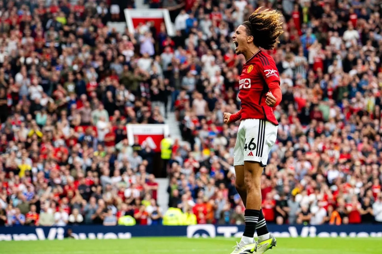 Sevilla e Everton tentam a contratação de Hannibal, do Manchester United