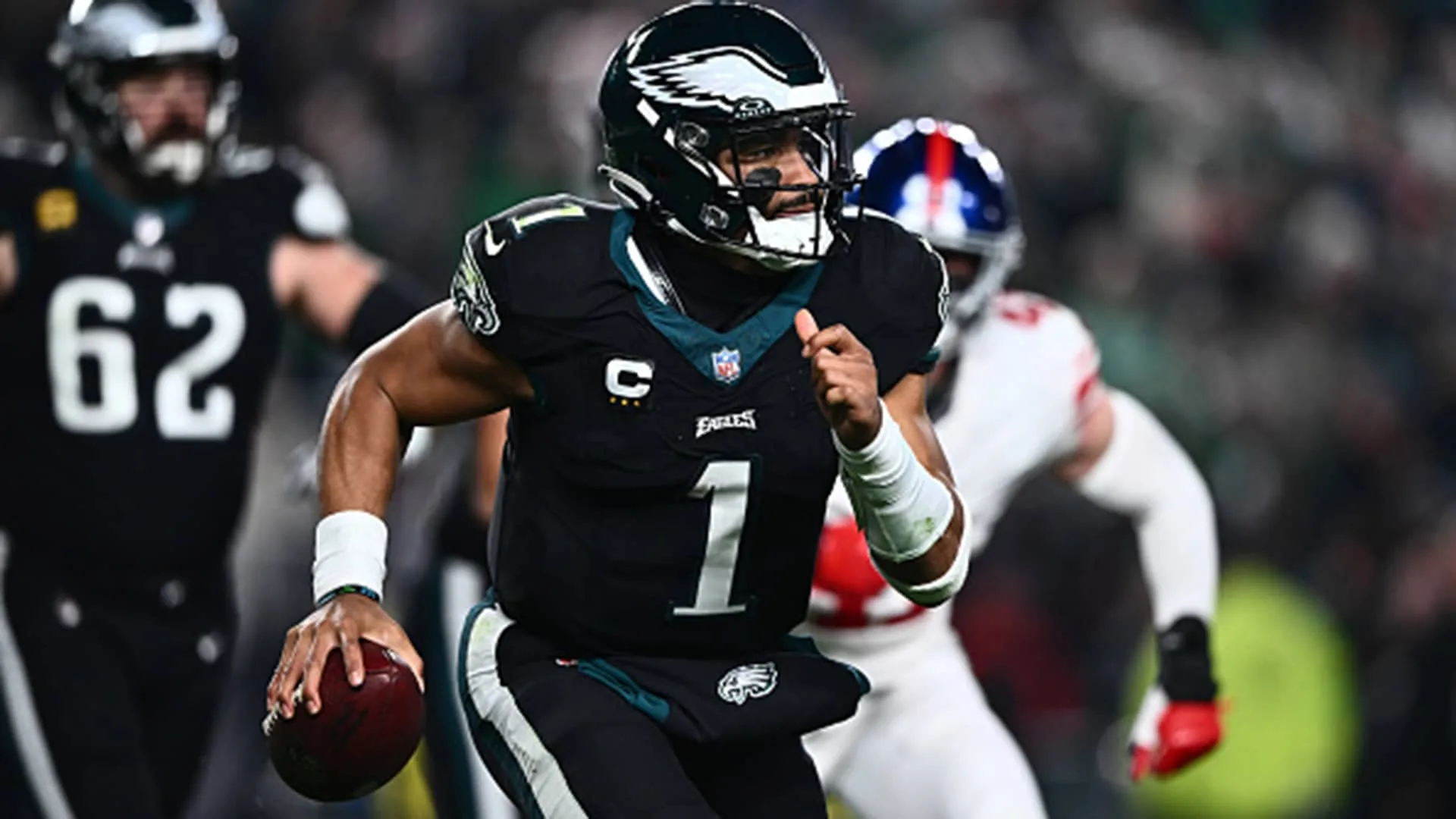 Jalen Hurts quebra recorde de touchdowns terrestres e outras marcas importantes da semana 16 da NFL