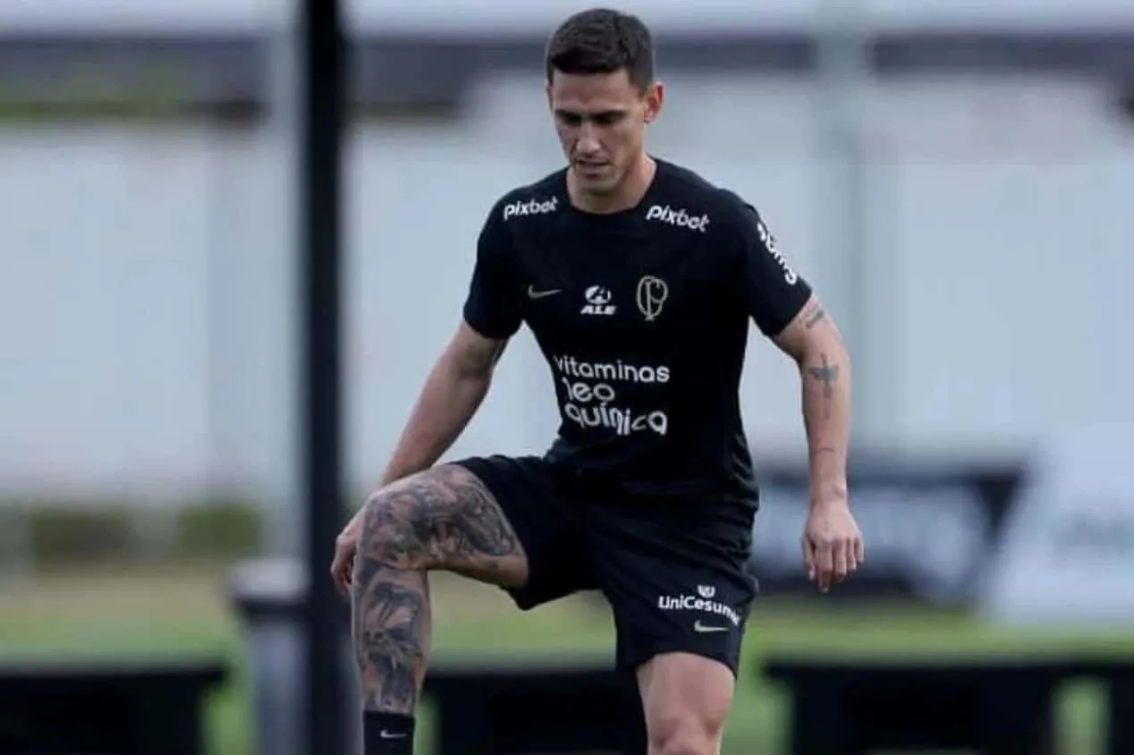 Diretoria do Corinthians coloca Rojas como prioridade e vê jogador em alta