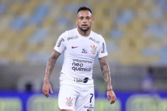 Maycon teve temporada complicada no Corinthians