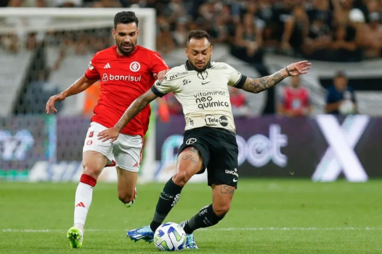 Corinthians tenta envolver Roni em negociação pela permanência de Maycon