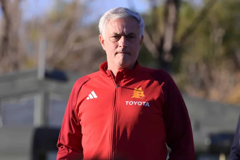 Mercado da bola: Mourinho rechaça negociações com Al Shabab da Arábia Saudita