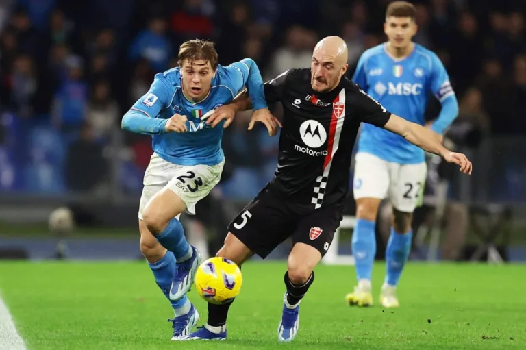 Napoli frustra torcida com empate contra o Monza pelo Campeonato Italiano