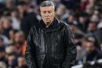 Foto de Domènec Torrent que negocia com o Athletico-PR do Brasileirão