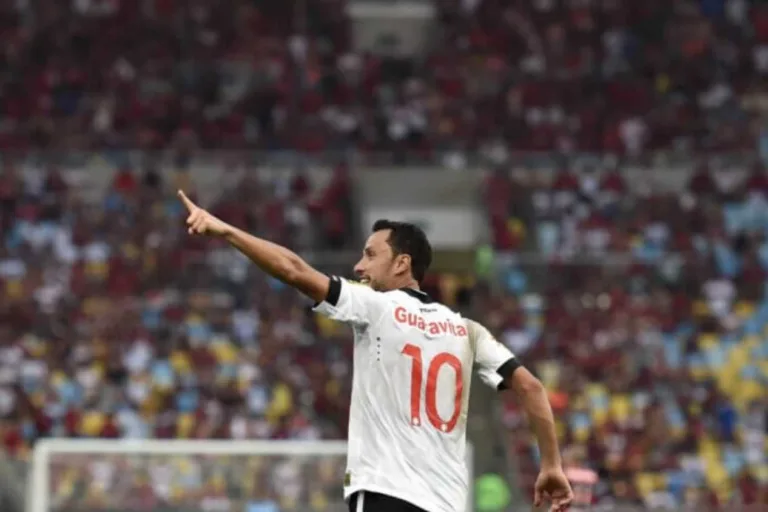 Nenê se disfarça e surpreende torcedores do Juventude