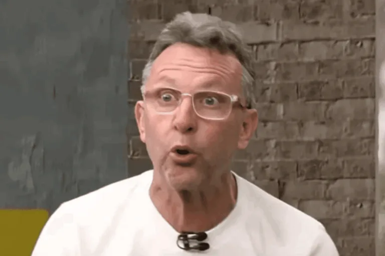 Neto revela que ex-atacante do Flamengo quer jogar no Corinthians: “Informação minha”