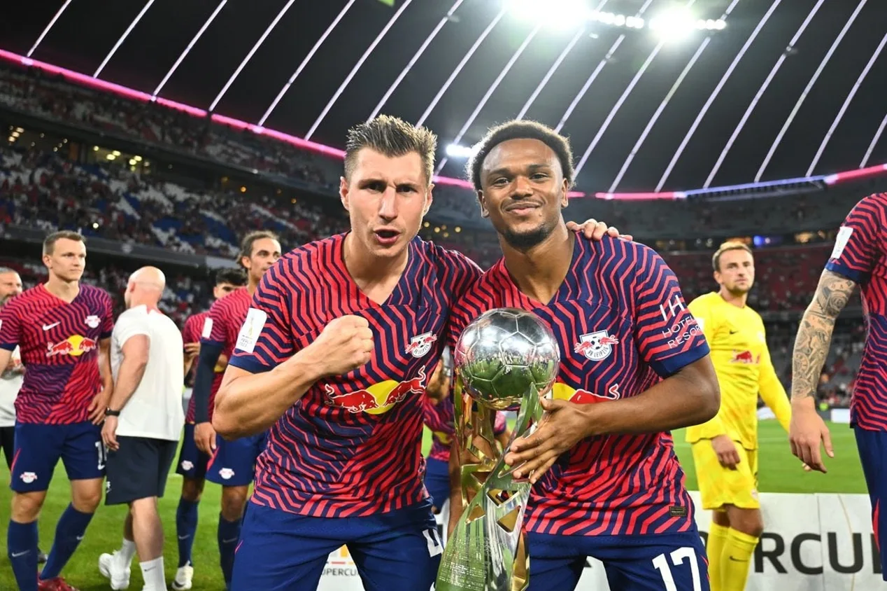 Loïs Openda é opção para o Chelsea caso não feche com atacante do Napoli