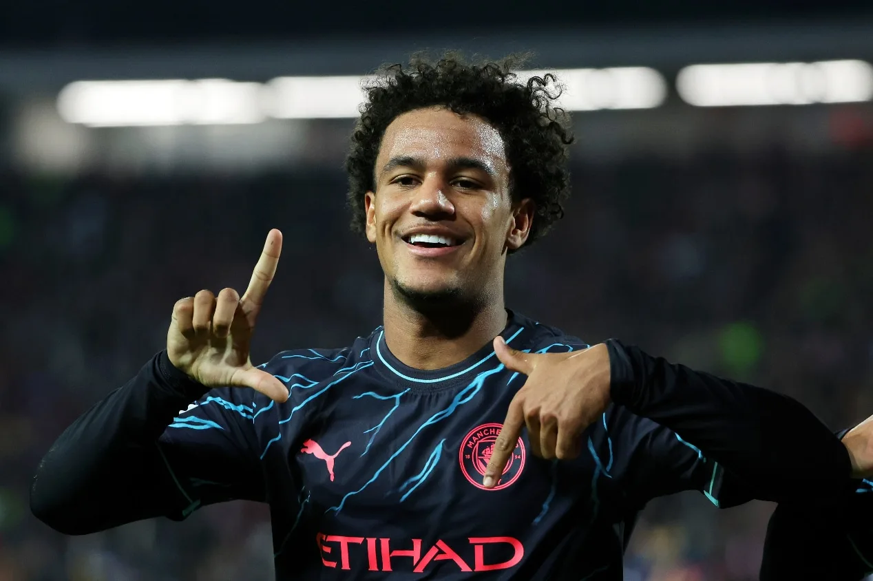 Jovens brilham, Manchester City bate Estrela Vermelha e mantém 100% na Champions