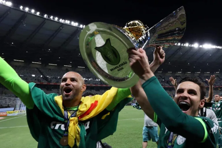 Palmeiras “desbanca” Flamengo e Fluminense em atualização de melhores times do mundo; veja top-10