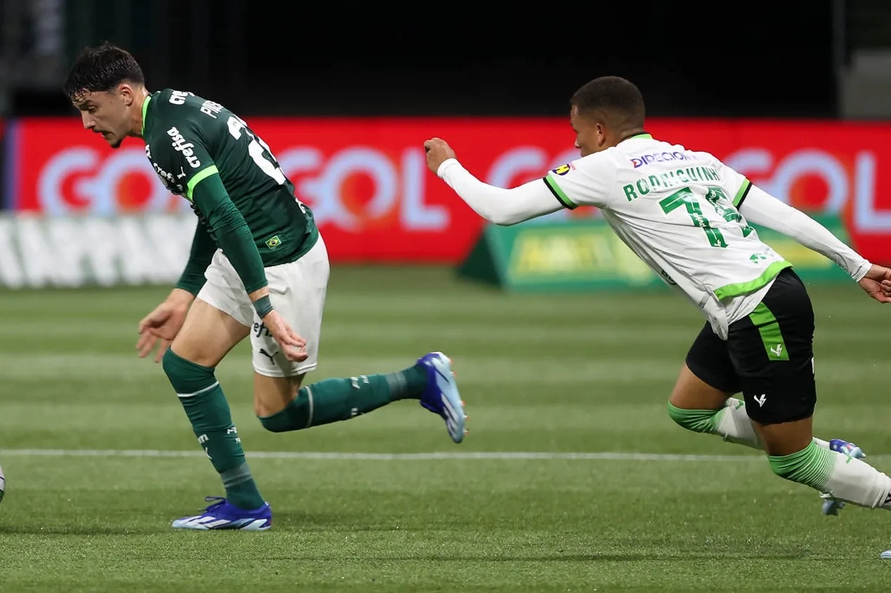 Titular do Palmeiras, Piquerez lidera em participações em gols entre os laterais do Brasileirão