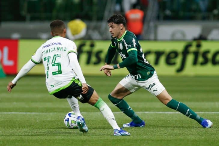 Palmeiras pode ficar com três opções na lateral-esquerda e reage sobre saída Palmeiras pode ficar com três opções na lateral-esquerda e reage sobre saída