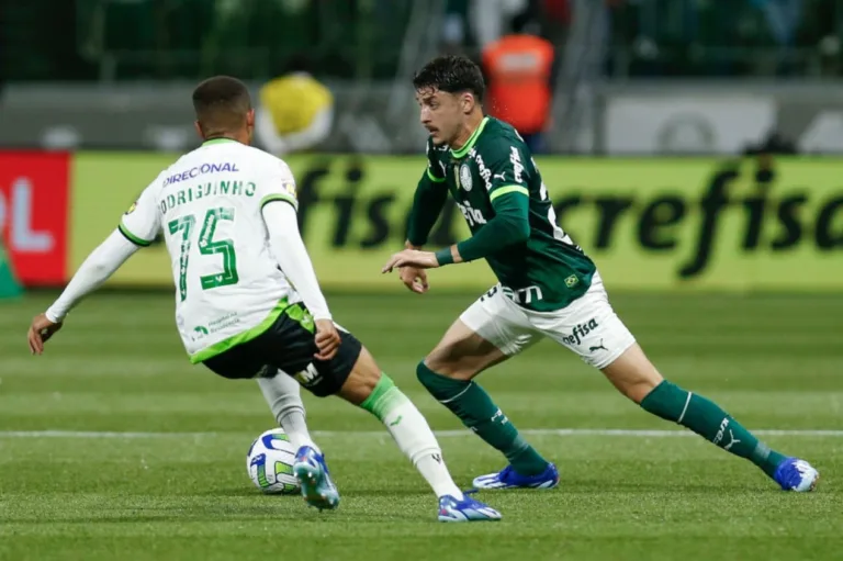 Palmeiras pode ficar com três opções na lateral-esquerda e reage sobre saída