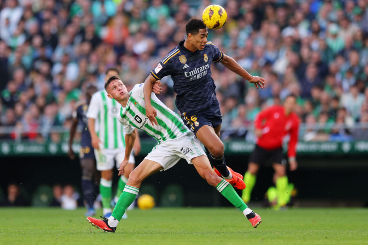 Real Madrid empata com Real Betis e depende do Barcelona para seguir líder da LaLiga