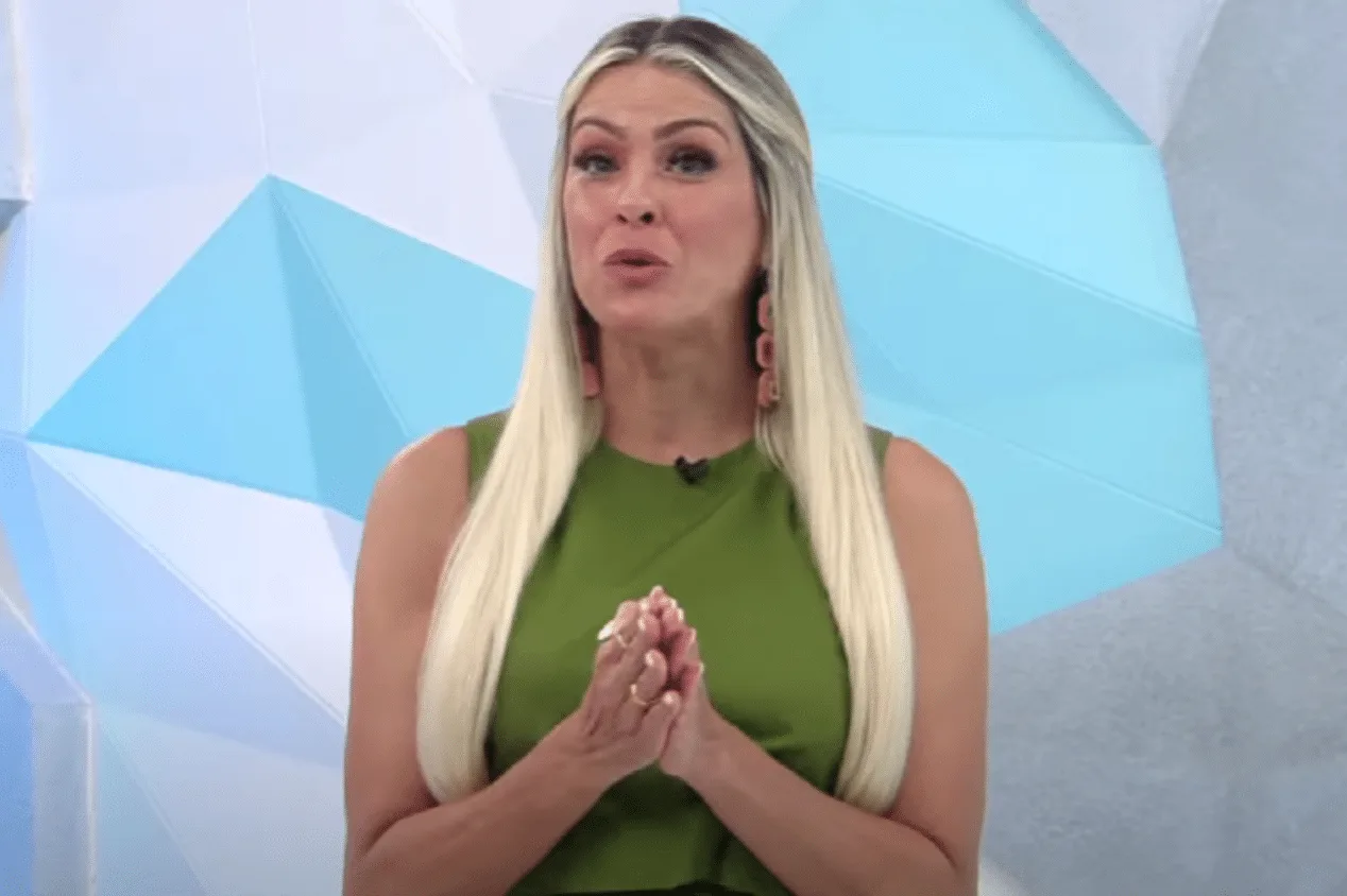 Renata Fan crava seleção do Brasileirão com surpresas; veja o time