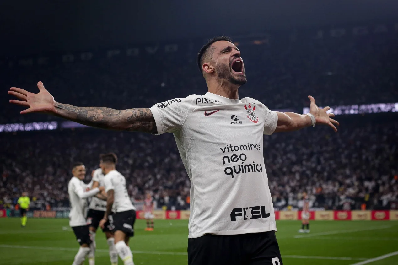 Corinthians confirma três saídas; veja quem ainda pode deixar o clube