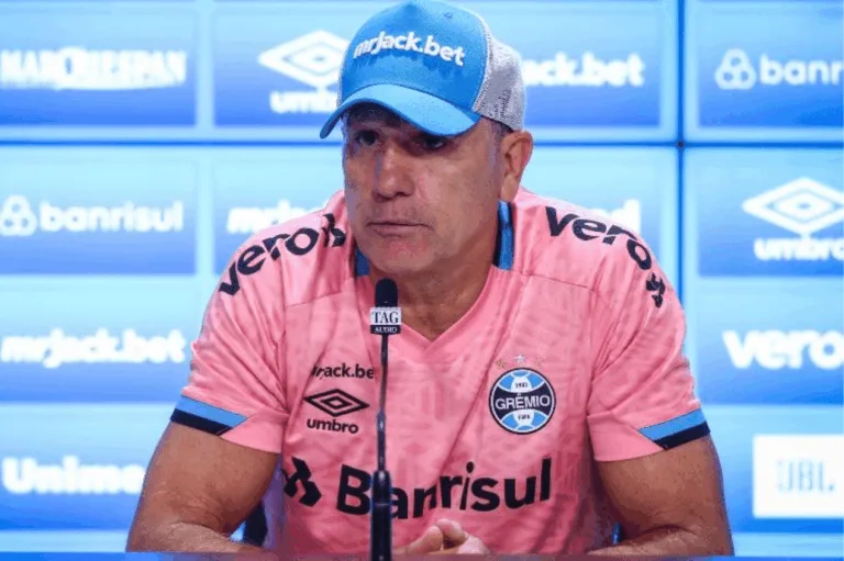 Renato Gaúcho critica estilo de jogo de técnico do Brasileirão: “Totalmente contra”