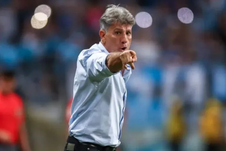 Grêmio encerra “novela” e oficializa renovação de Renato Gaúcho