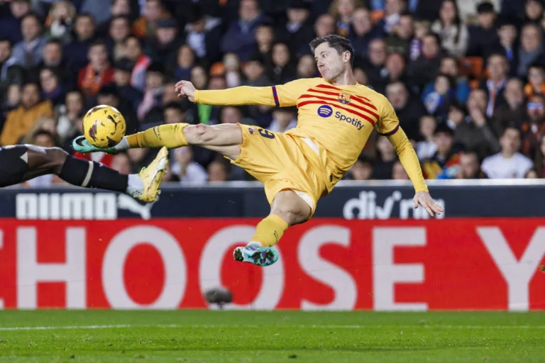 Barcelona x Almería: Lewandowski vai terminar o ano marcando gols?