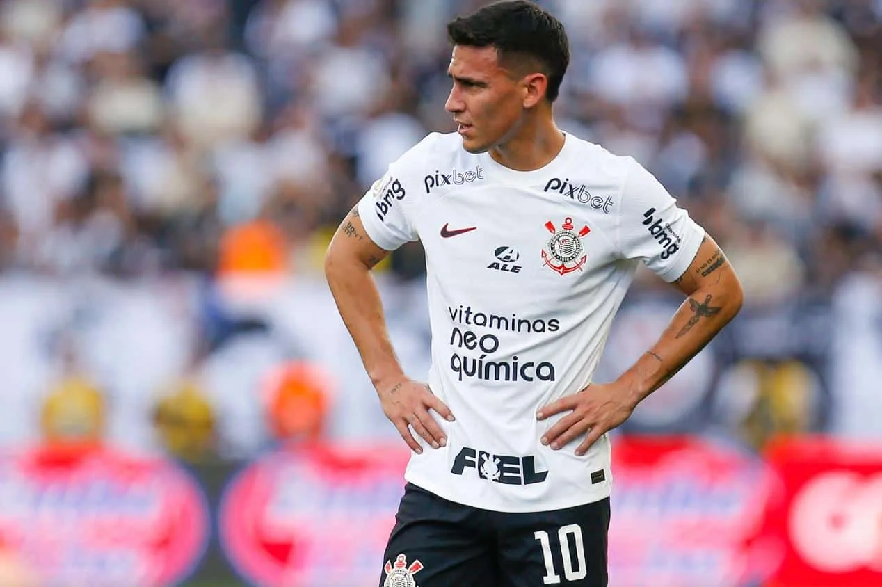 Rojas não é o único: Corinthians deve para mais jogadores do elenco