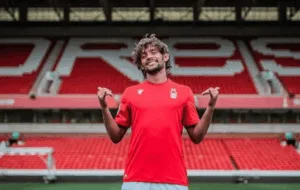 Flamengo recebe sinalização positiva e mostra otimismo por Gustavo Scarpa