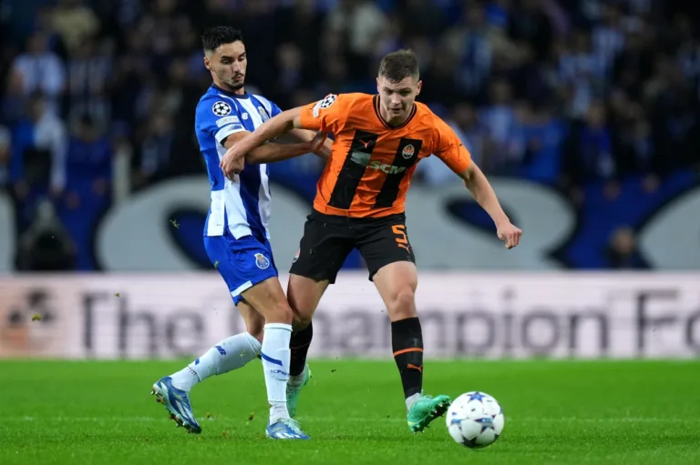 Porto derrota Shakhtar Donetsk na Champions League e garante vaga nas oitavas de final