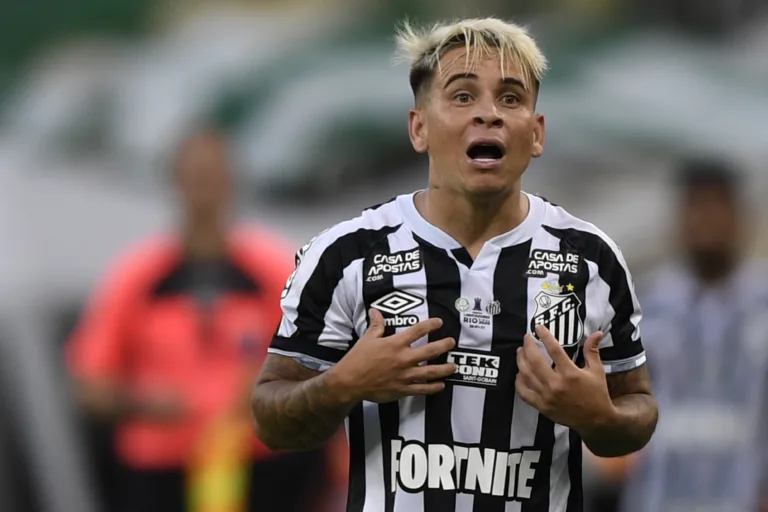 Soteldo, Jean Lucas e mais: após rebaixamento, veja os jogadores que podem deixar o Santos