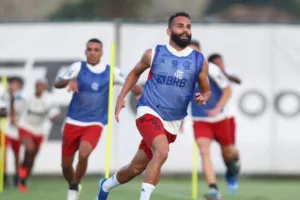 Flamengo terá três ‘reforços’ à disposição contra a Portuguesa; veja os nomes