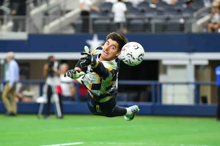 Real Madrid: Courtois anuncia que não jogará a Eurocopa 2024