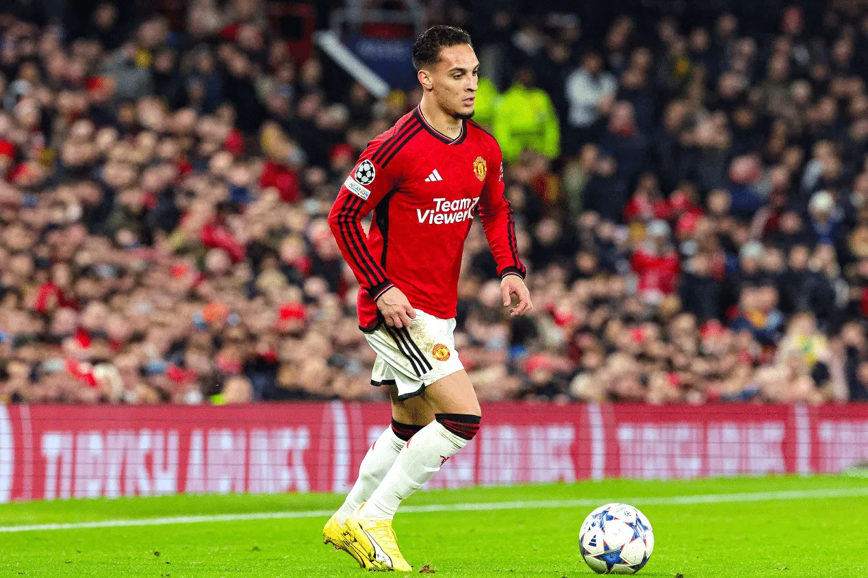 Torcedores do Manchester United irritados com Anthony e com o Ajax; saiba mais