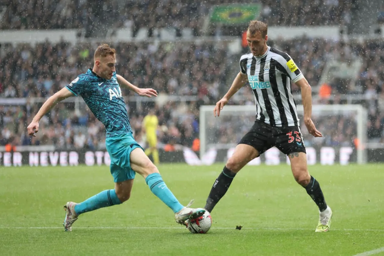 Tottenham e Newcastle jogam por G4 da Premier League; saiba onde assistir ao vivo