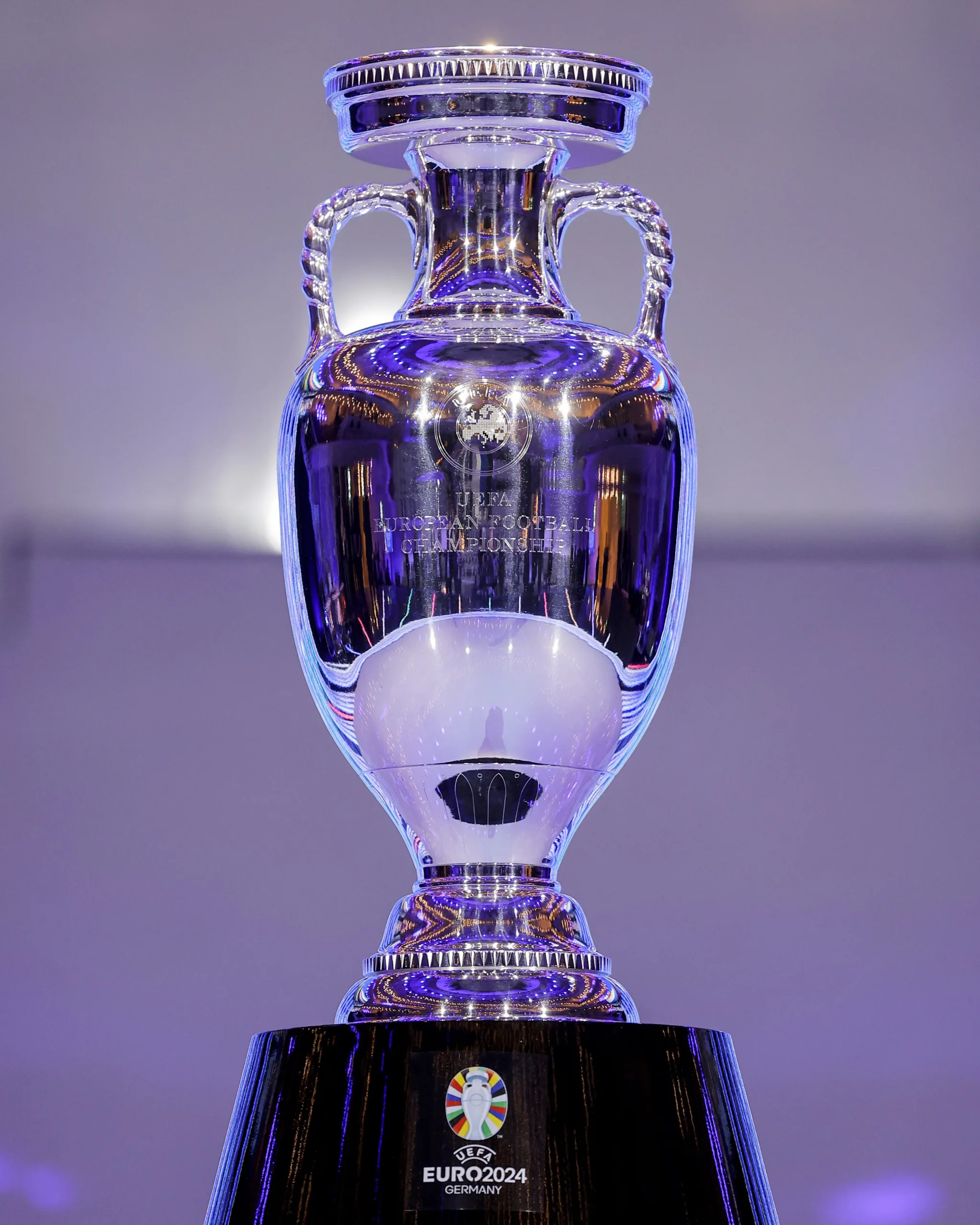 Uefa define grupos para a Eurocopa; confira