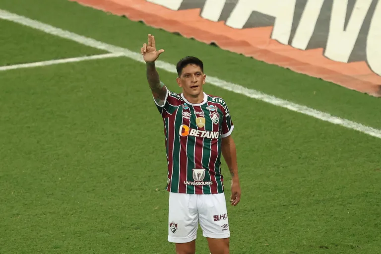 Haaland, Benzema e Cano: que astro do Mundial teve melhores números em 2023