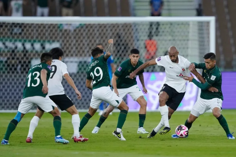 Urawa Reds bate o León e enfrenta o Manchester City no Mundial de Clubes