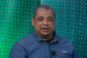 Vampeta analisa possível troca envolvendo jogadores de Flamengo e Corinthians