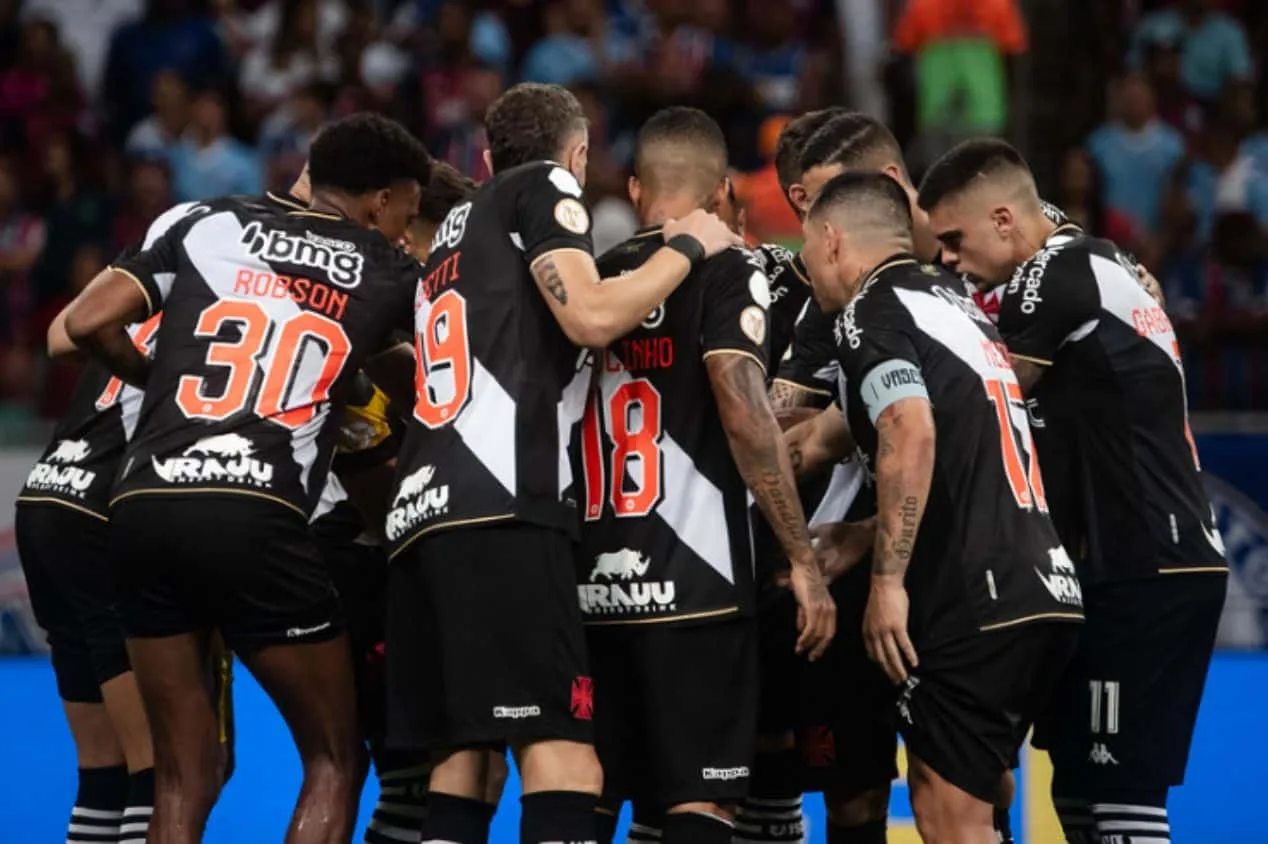 Vasco sinaliza três saídas, mas dupla deve seguir na próxima temporada