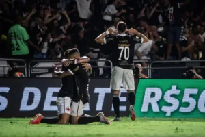 Alívio pela permanência na Série A não pode esconder o planejamento ruim do Vasco em 2023