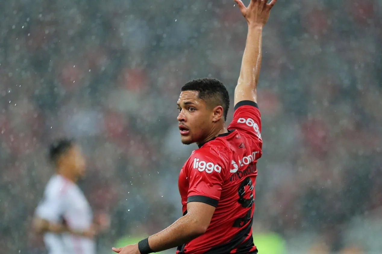 Saiba quando Vitor Roque deve se apresentar ao Barcelona