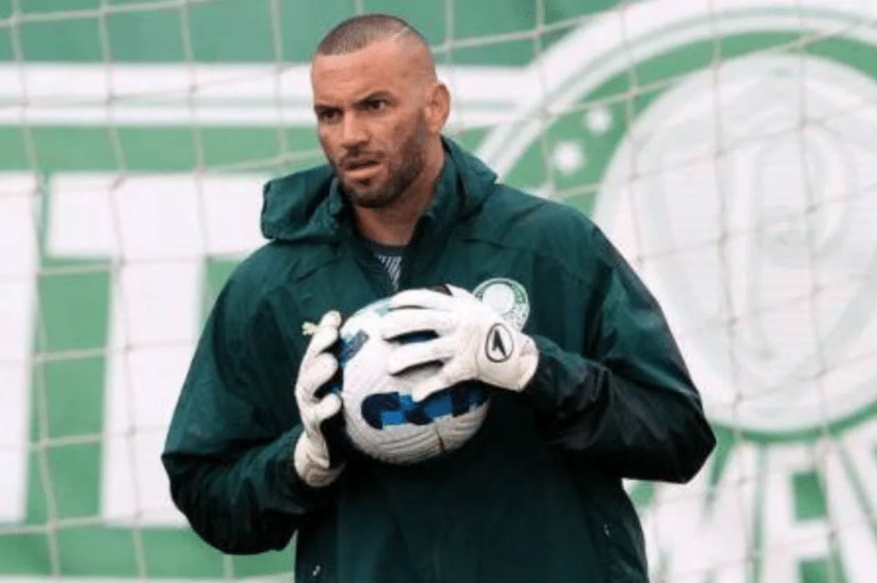 Palmeiras se adianta e encaminha renovação com o goleiro Weverton