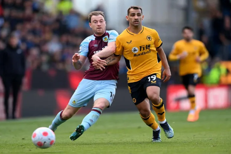 Wolverhampton e Burnley abrem rodada 15 da Premier League; saiba onde assistir ao vivo