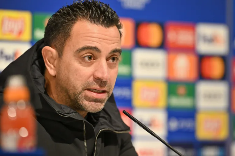 Pressionado: Xavi muito desgastado no Barcelona; saiba mais