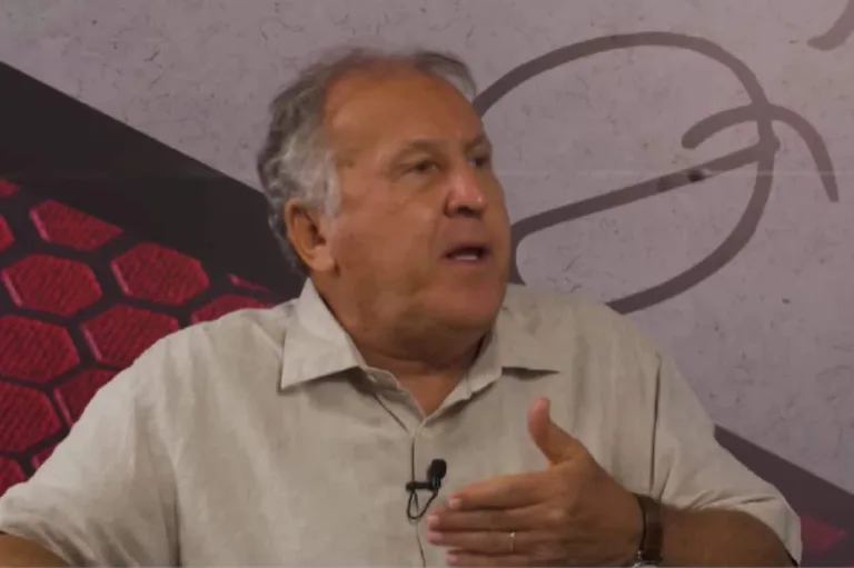 Zico “corneta” estilo de Diniz e aprova outro técnico na seleção brasileira: “Adoraria ver”