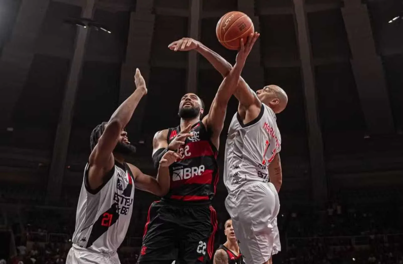 Flamengo supera o Vasco e segue na liderança do NBB
