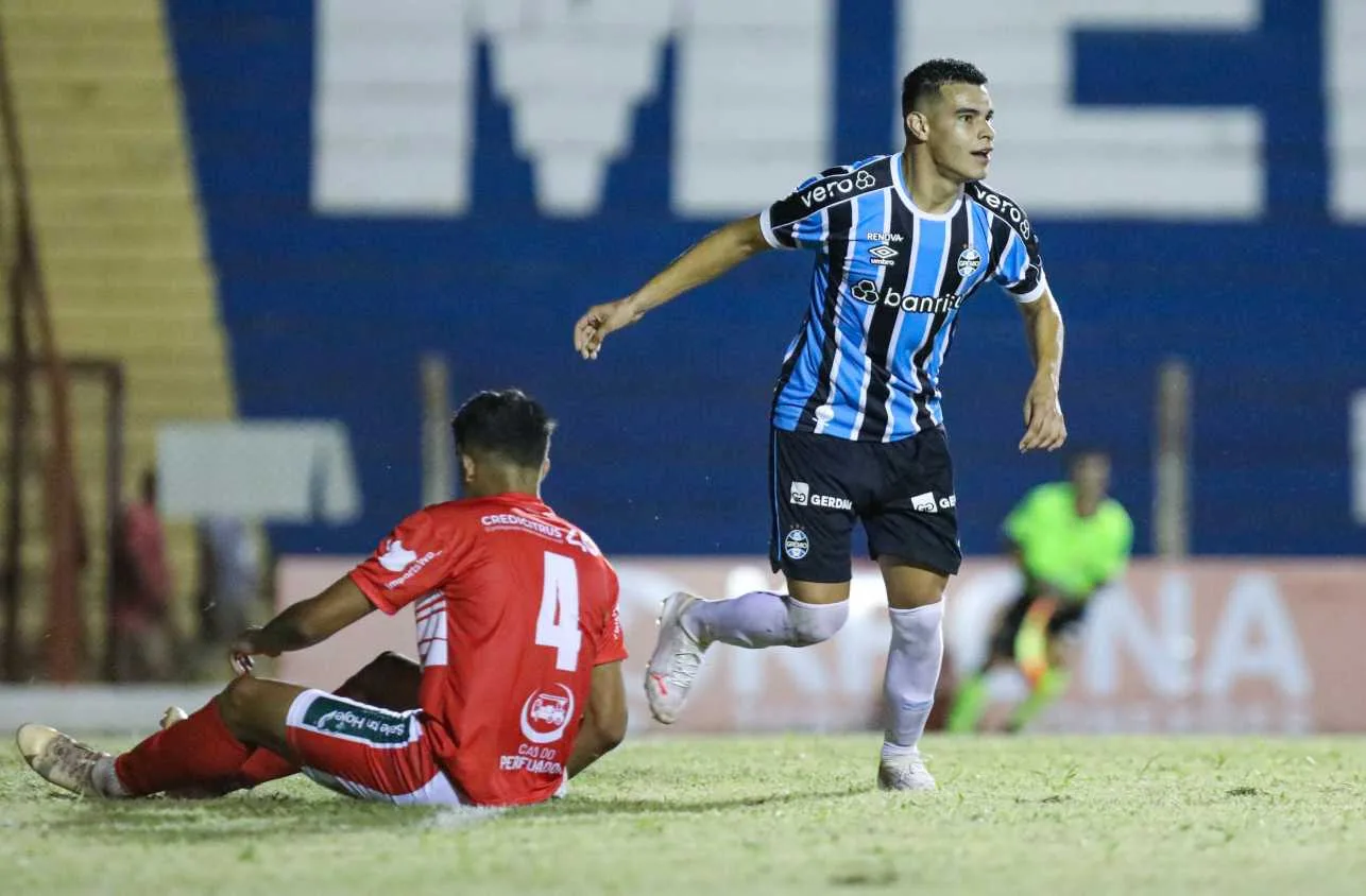 Grêmio não encontra dificuldades para golear o Inter de Bebedouro; veja
