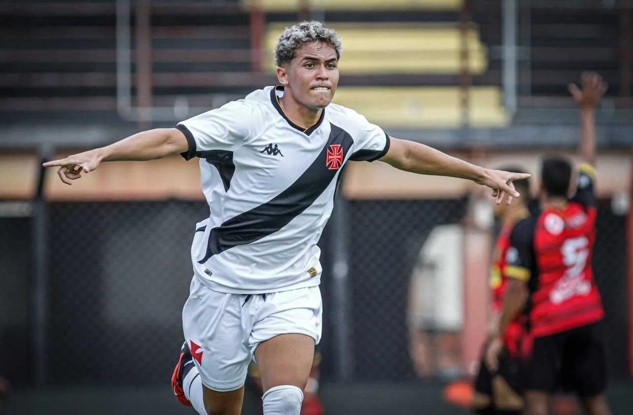Vasco sofre com a marcação, mas conquista a vitória sobre o Flamengo-SP
