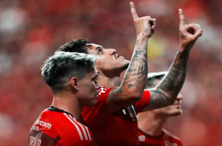 Flamengo domina e aplica goleada no Audax-RJ pelo Cariocão