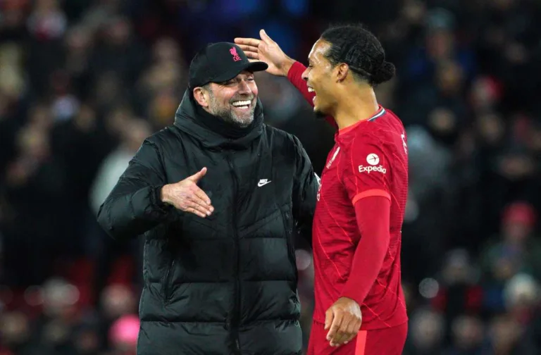 Liverpool: Van Dijk se desculpa por palavras que, segundo ele, foram “tiradas do contexto”