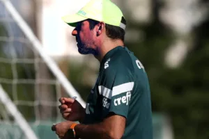 Abel Ferreira sinaliza ataque do Palmeiras na estreia do Paulistão