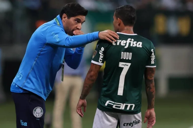 Abel Ferreira aumenta “vantagem” sobre Dudu como o mais bem pago do Palmeiras