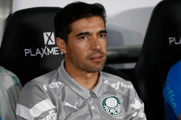 Abel pede meia ao Palmeiras e Facincani sugere contratação: “Está livre”
