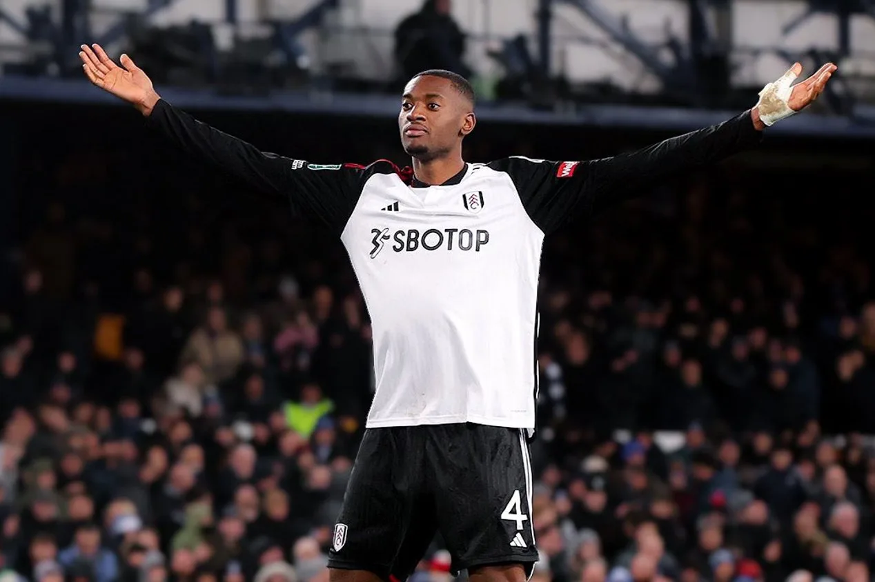 Liverpool pode tentar contratação de zagueiro do Fulham